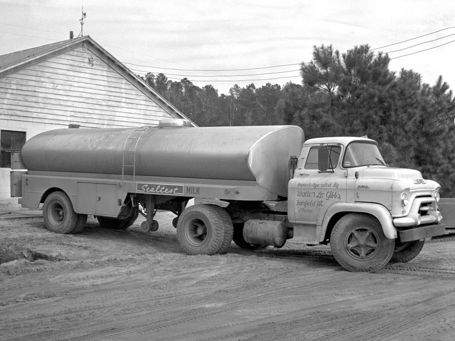  GMC F370 COE Tractor Truck 1955 года  (фото 1 из 1)